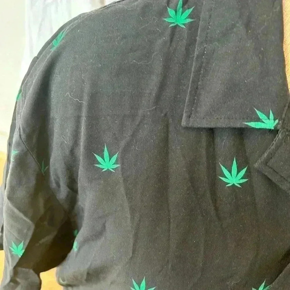 * Button up hemp shirt - Picture 2 of 5